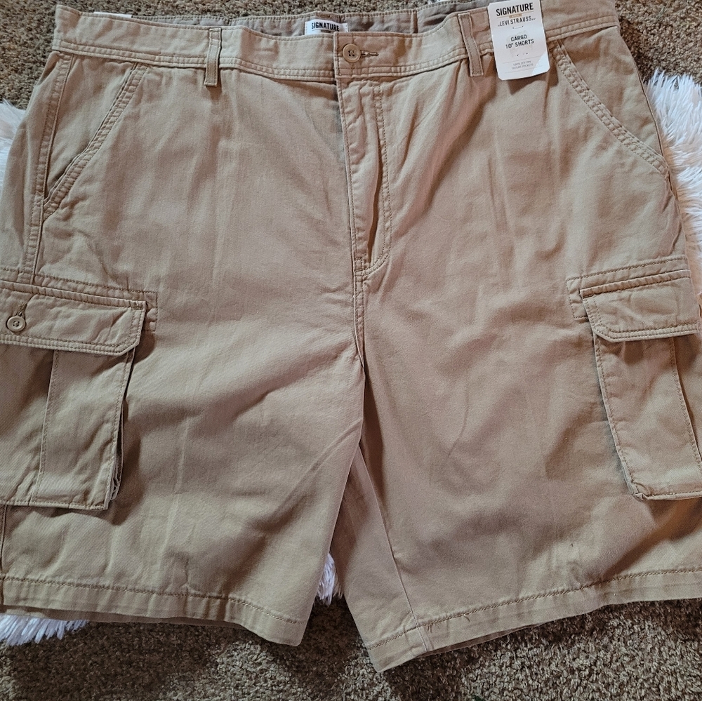 Levi Strauss- Signature Gold Mens Cargo shorts